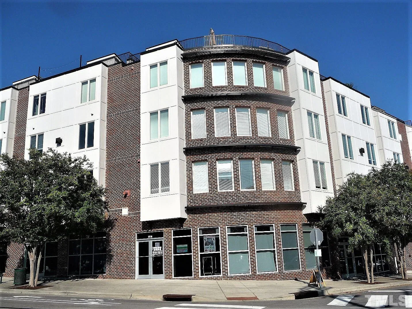 2 bed, 2.0 bath, 1200 sqft, $2,500 — Photo 1