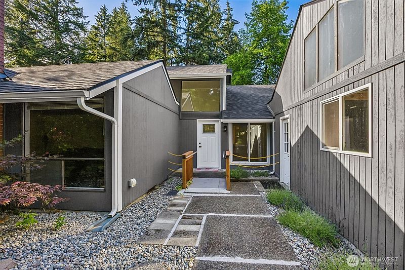 2nd image of 6425 Nyanza Park Drive SW