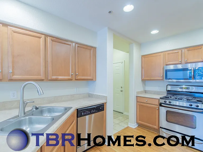 14300 Waterside Ln #B3 — Photo 6