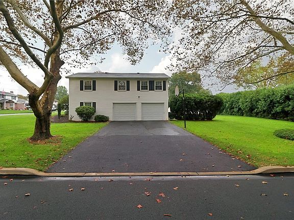 3rd image of 180 Blenheim Dr