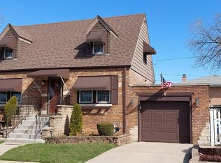 3702 W 93rd St, Evergreen Park, IL 60805