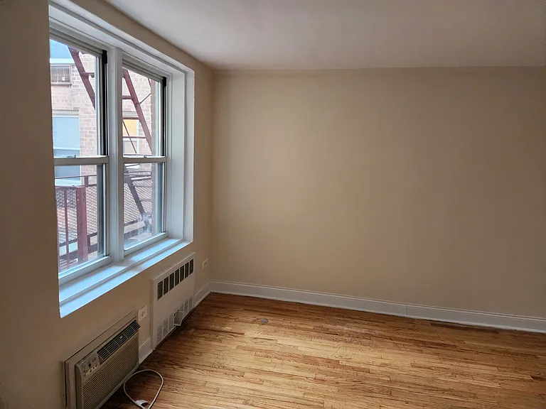 41-10 Bowne St #5A — Photo 8