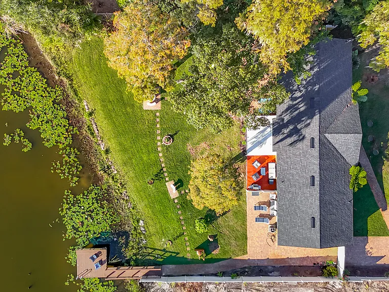 17208 Orangewood Dr — Photo 3