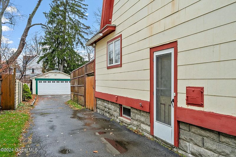 3rd image of 1123 Ardsley Road