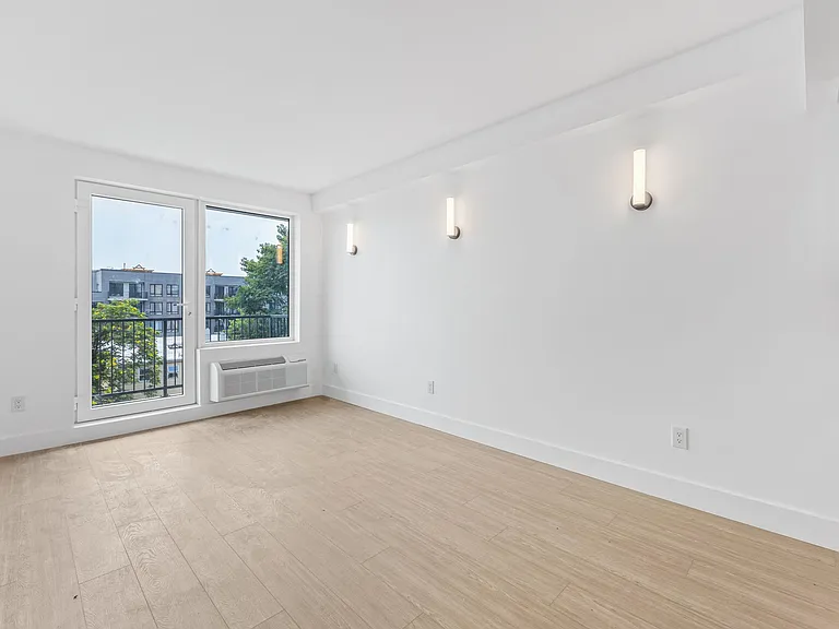 798 Lexington Ave #5E — Photo 4