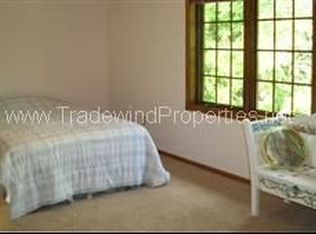 1060 Bucher Ave, Shoreview, MN 55126