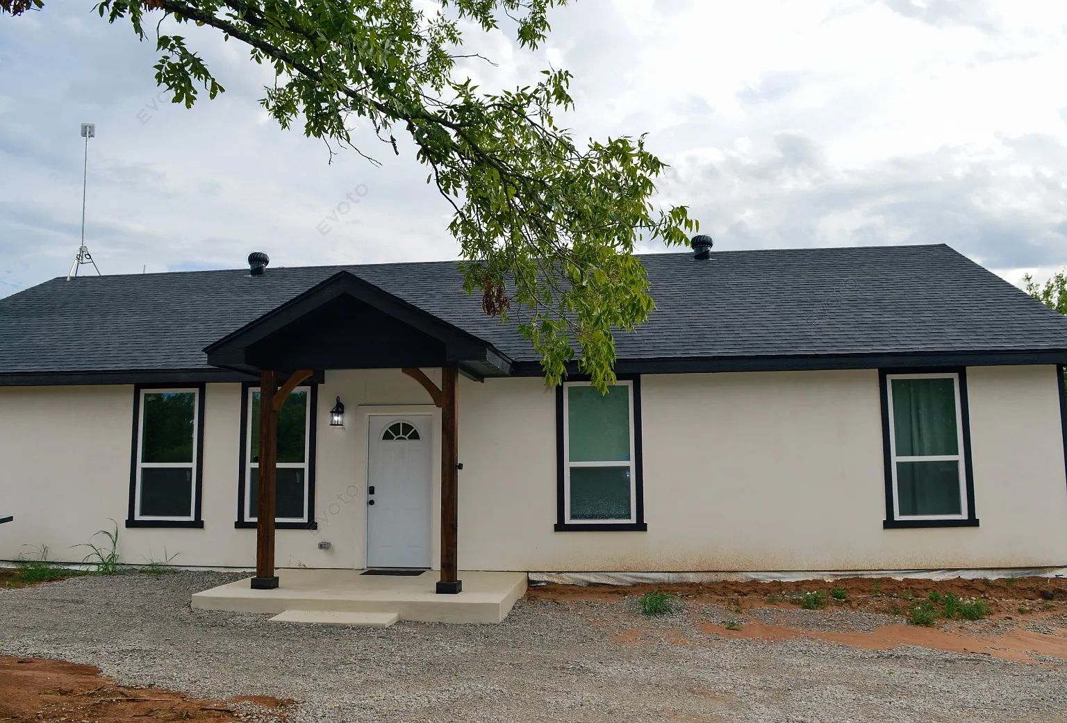 165 Valley Ridge Dr — Photo 2