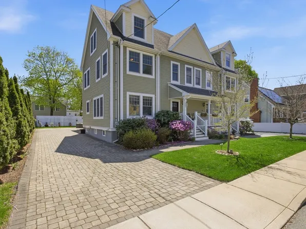 38 Salem St #38, Winchester, MA 01890