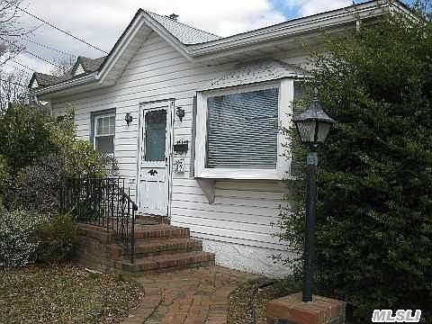 1st image of 1851 Twain St