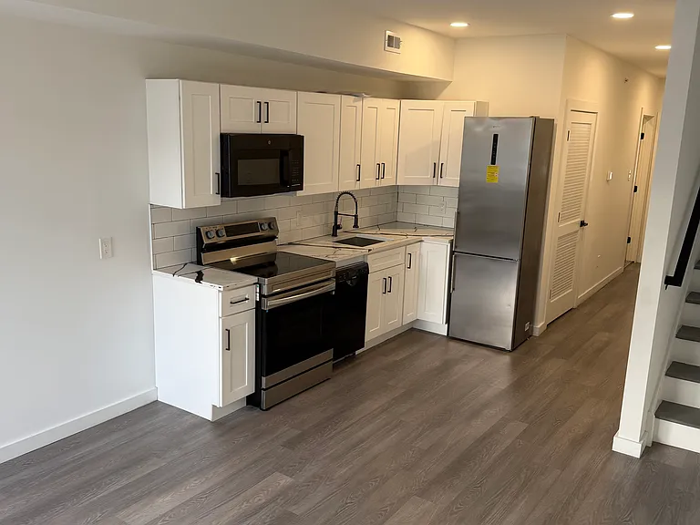 2631 Oakford St #3 — Photo 10