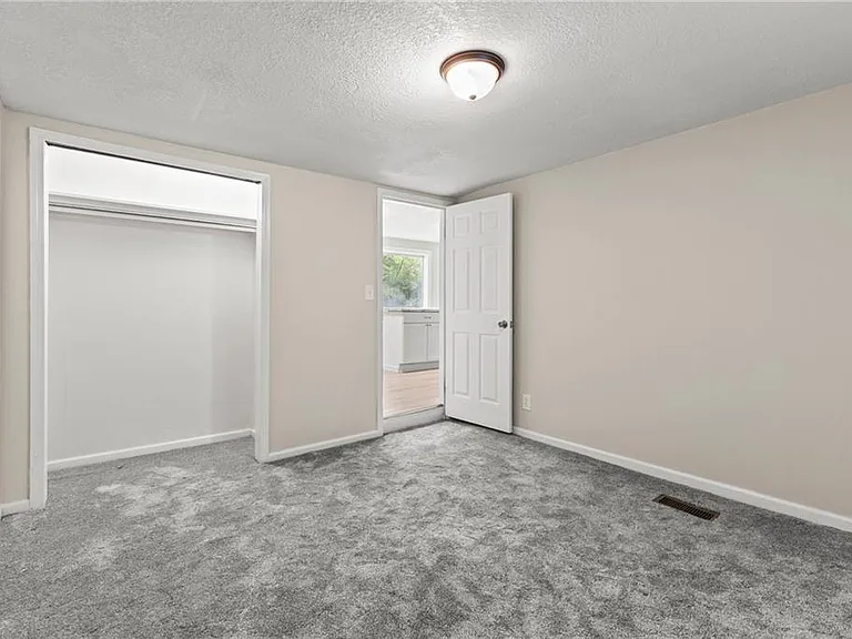 9217 Oak St — Photo 26