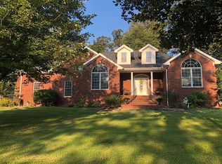 1311 Creekview Dr, Paducah, KY 42003