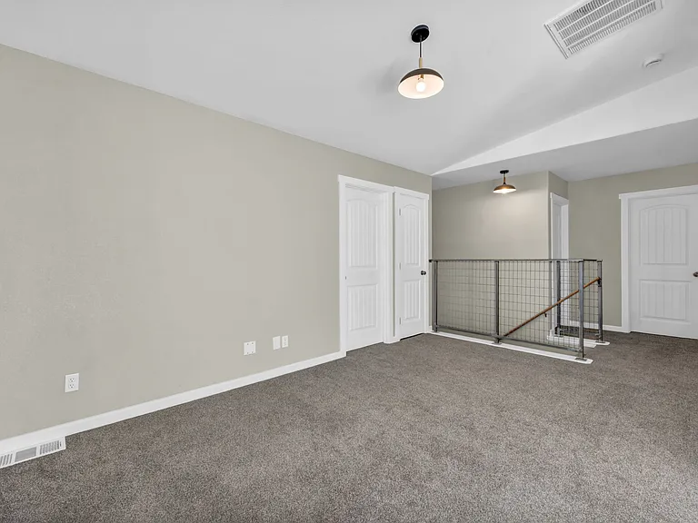 604 Pine St — Photo 30