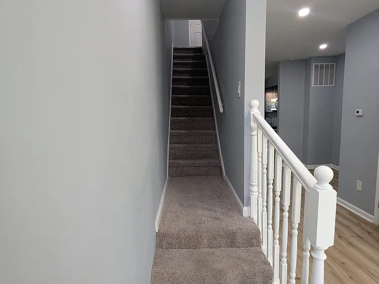 1726 Carswell St — Photo 10