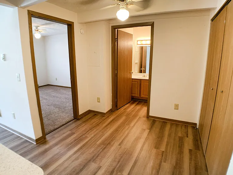 Wyndemere Apartments — Photo 43