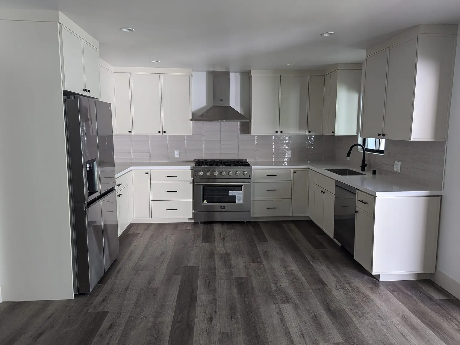 7755 Capistrano Ave — Photo 4