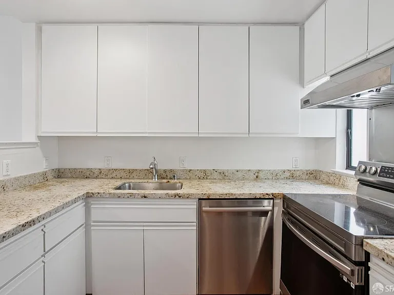345 Church St #2C — Photo 3