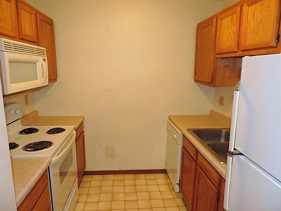 4th image of 415 Woodside Dr APT 9