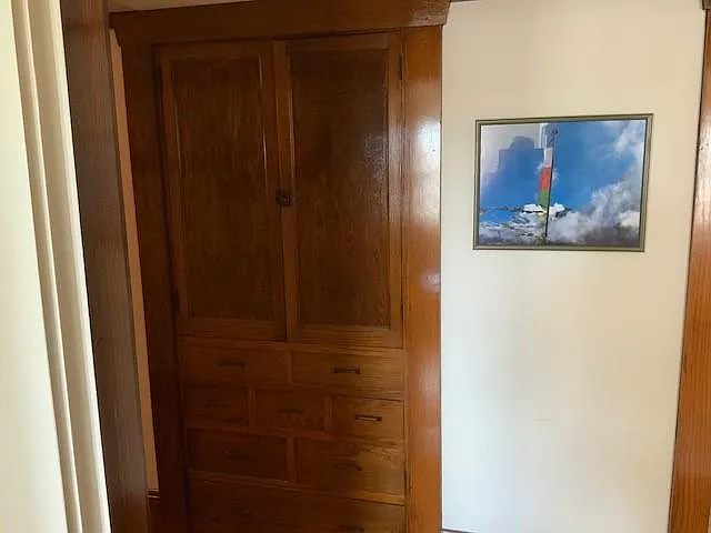 Large Hallway cabinet - loads of storage!