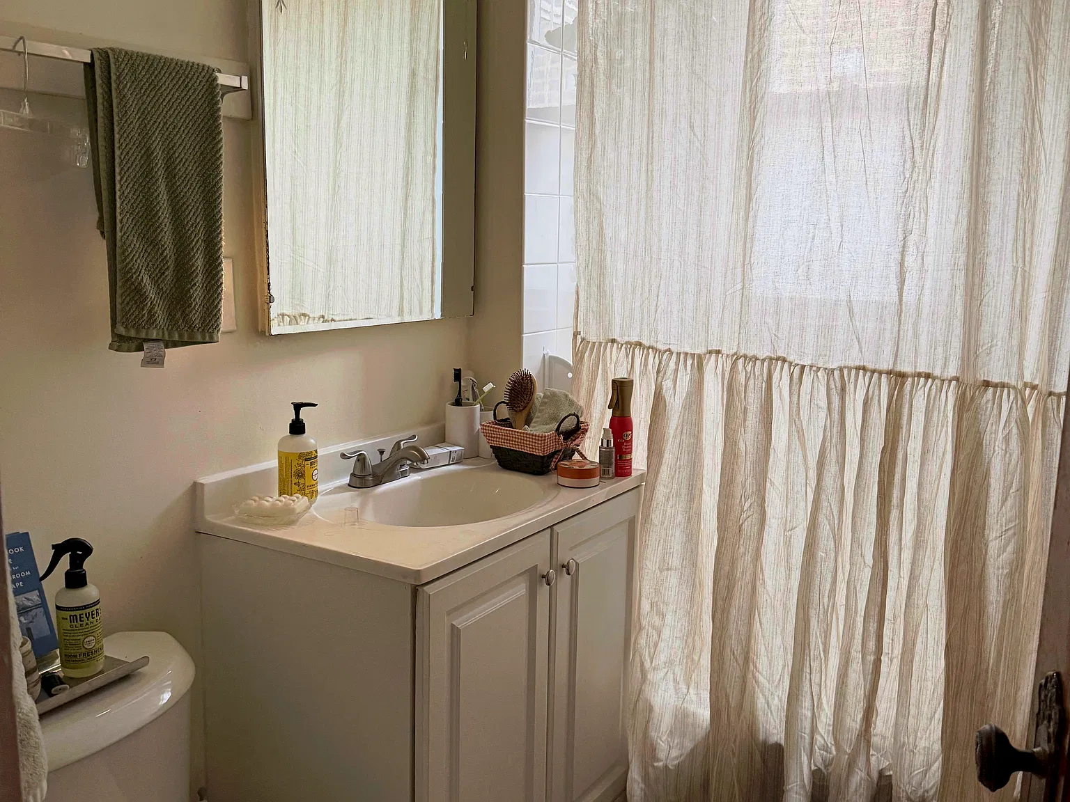 3 bed, 1.5 bath, 1100 sqft, $2,950 — Photo 4