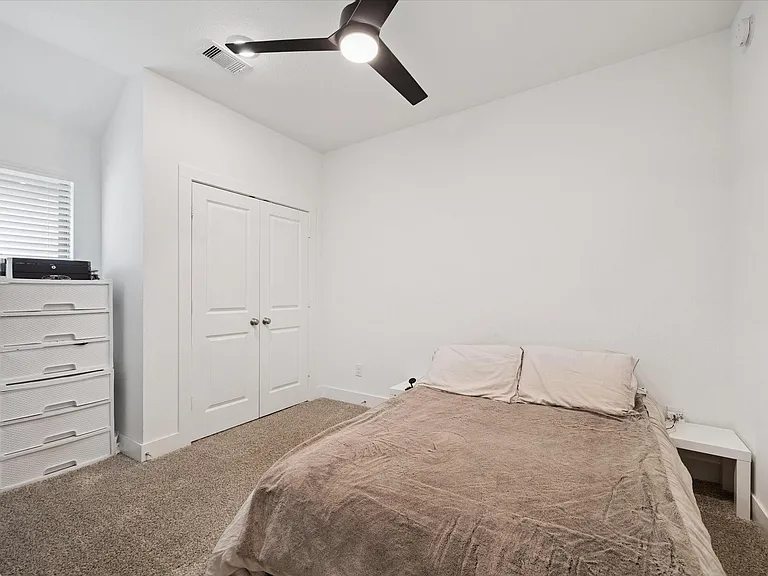 1600 Portia Ln — Photo 12