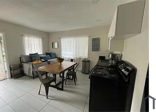 5501 NW 6th Ave — Photo 8