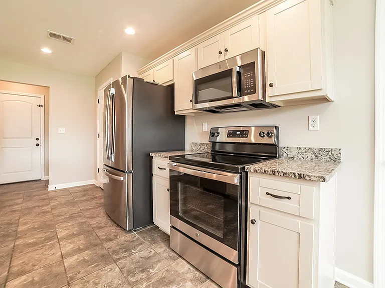 3173 Greenhouse Dr — Photo 7