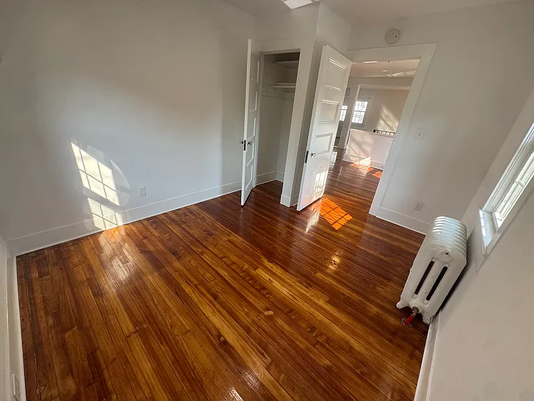 1 Undiclosed Address — Photo 12