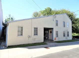 61 Gross St #B, Ephrata, PA 17522