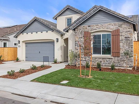 1st image of 2739 Hickory Ln