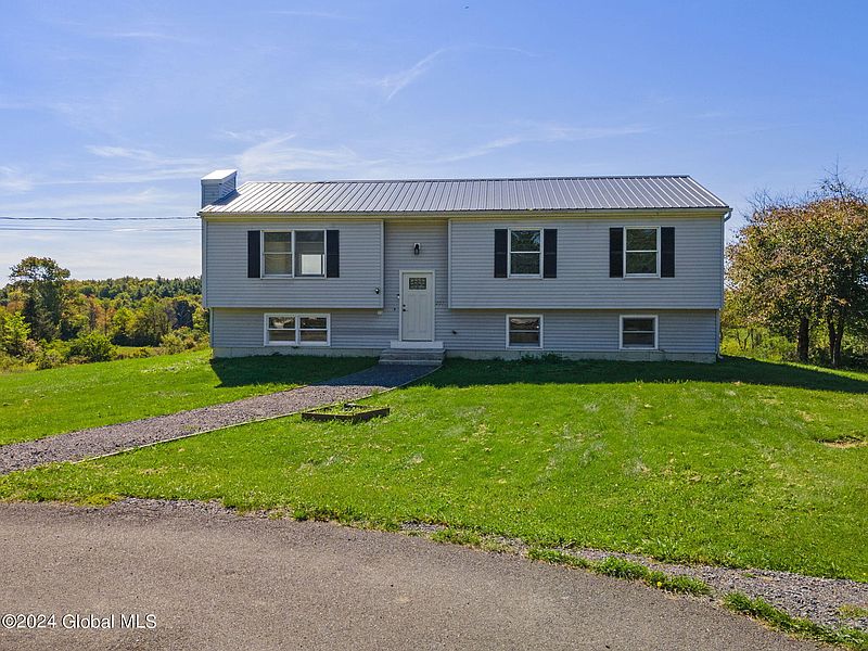 3rd image of 207 Salsburg Road