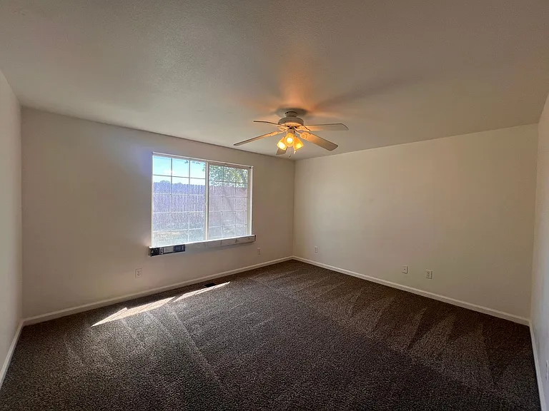 2628 Elizabeth Pkwy — Photo 26