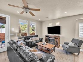 4221 E Torrey Pines Dr, Washington, UT