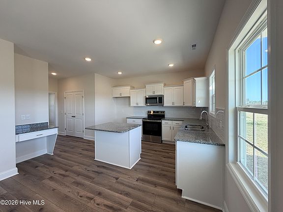 5th image of 821 Tupelo Tree Drive