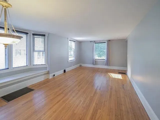 703 Clinton Ave — Photo 2