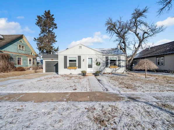 206 Lake Ave, Lake Park, IA 51347