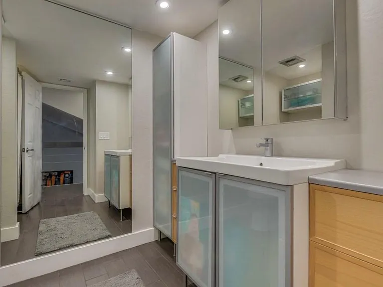 5837 N 8th Pl — Photo 17