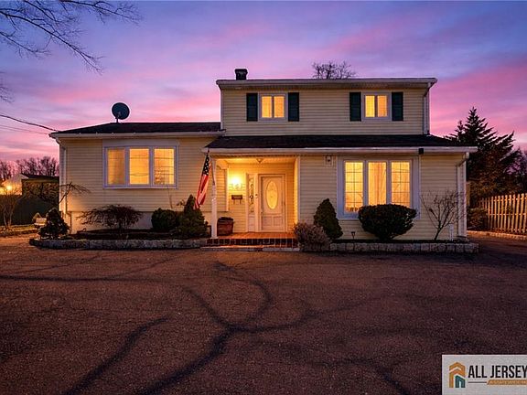 2nd image of 49 Ernston Rd