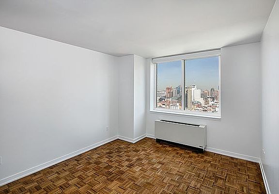 4th image of 420 W 42nd St APT 36D