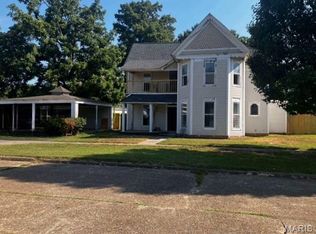 305 E 6th St, Caruthersville, MO 63830