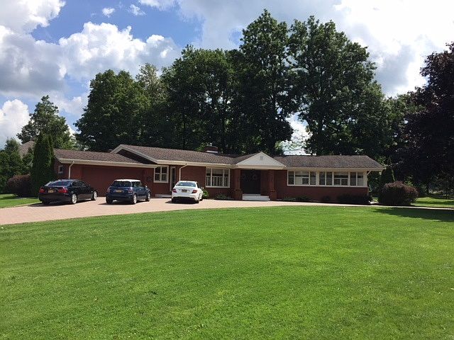 1st image of 1 Nightengale Ave