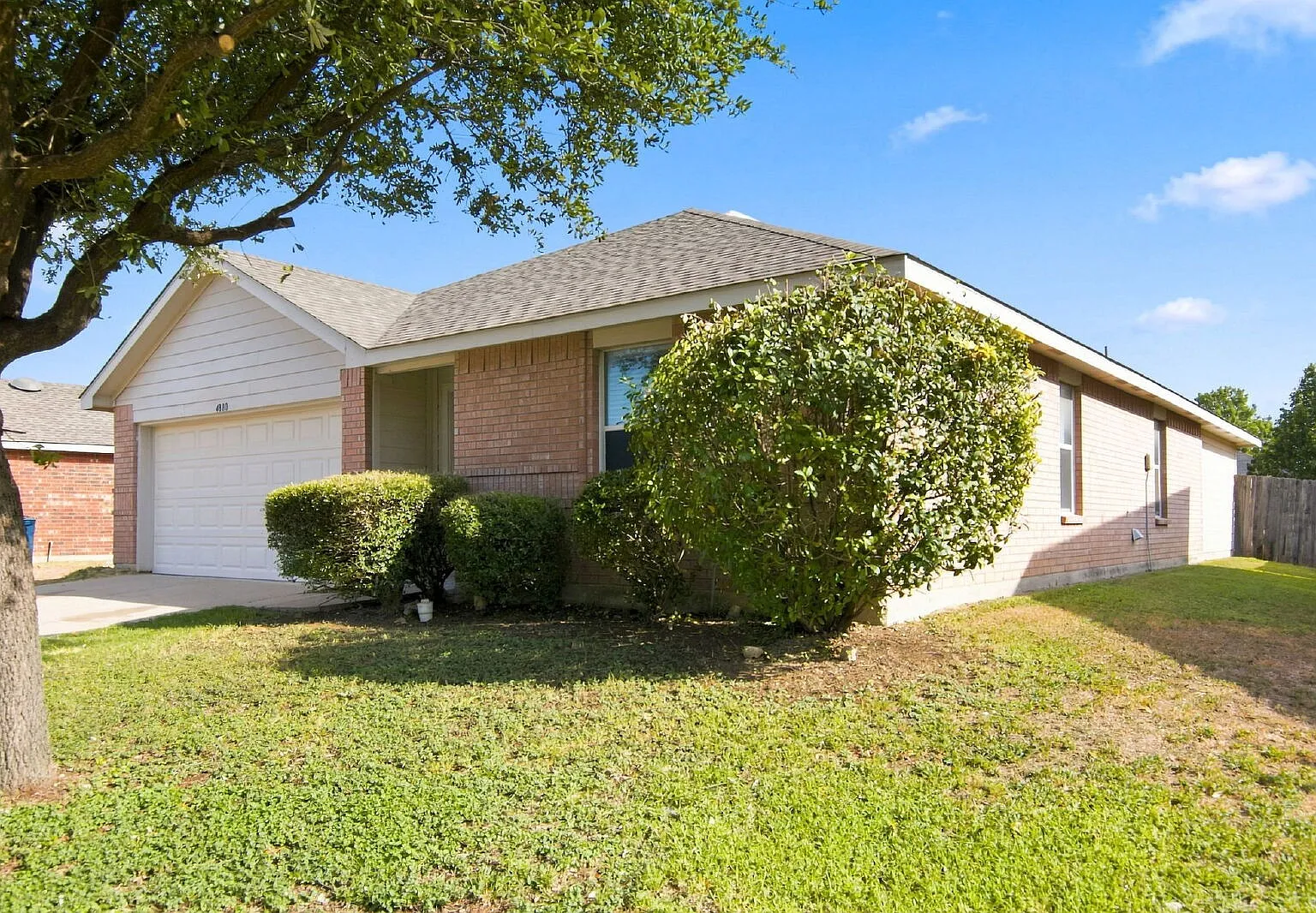 4 bed, 2.0 bath, 1983 sqft, $1,895 — Photo 3