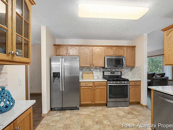 4th image of 2330 Kent Blvd NE
