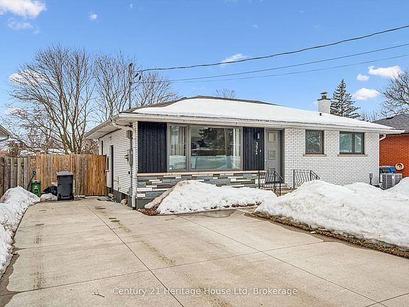 2nd image of 372 Victoria Rd N