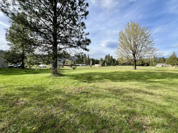 16 Taryn Ct #2, White Salmon, WA 98672