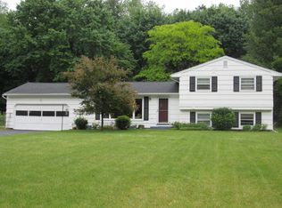 16 Kurt Rd, Pittsford, NY 14534