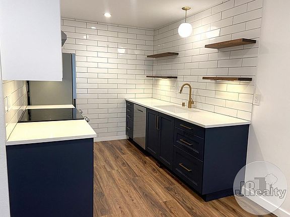 3rd image of 756 N Inglewood Ave APT 14