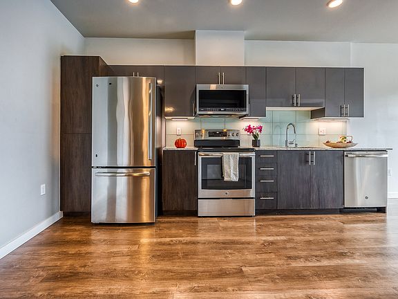 2nd image of 1085 103rd Ave NE Unit 511
