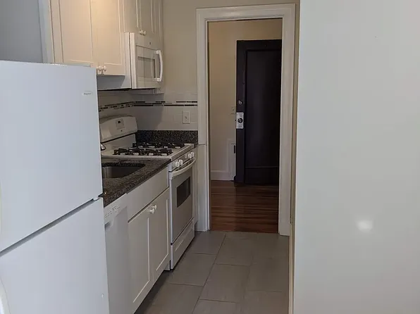 8 Mount Ida St APT 6, Newton, MA 02458