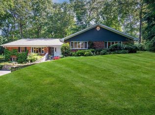 356 Ridge Ln, Mill Neck, NY 11765